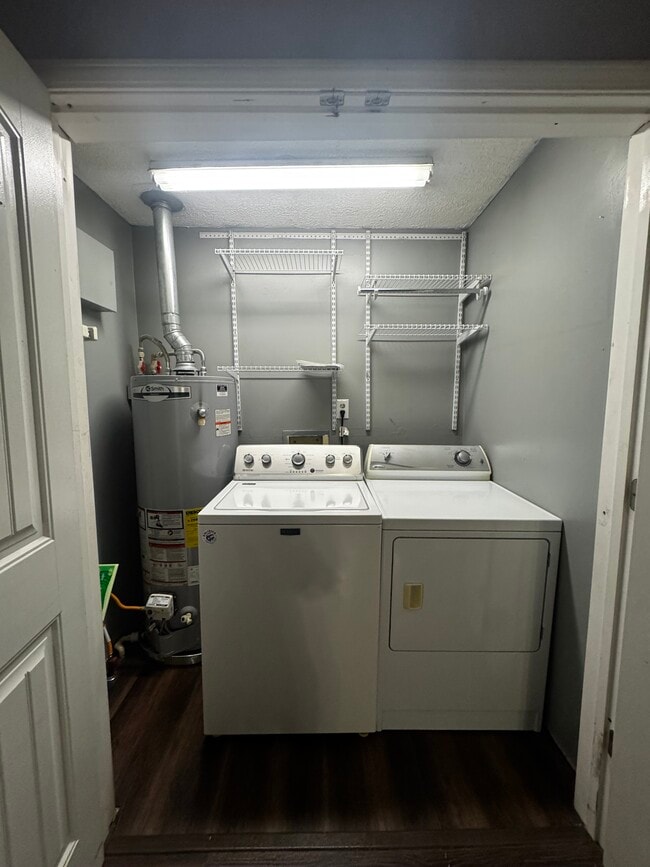 Building Photo - 509 E Hogan St