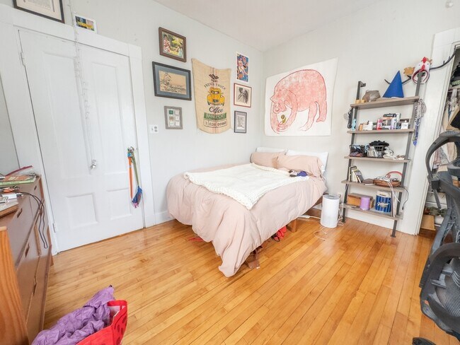 Building Photo - 35 Essex St