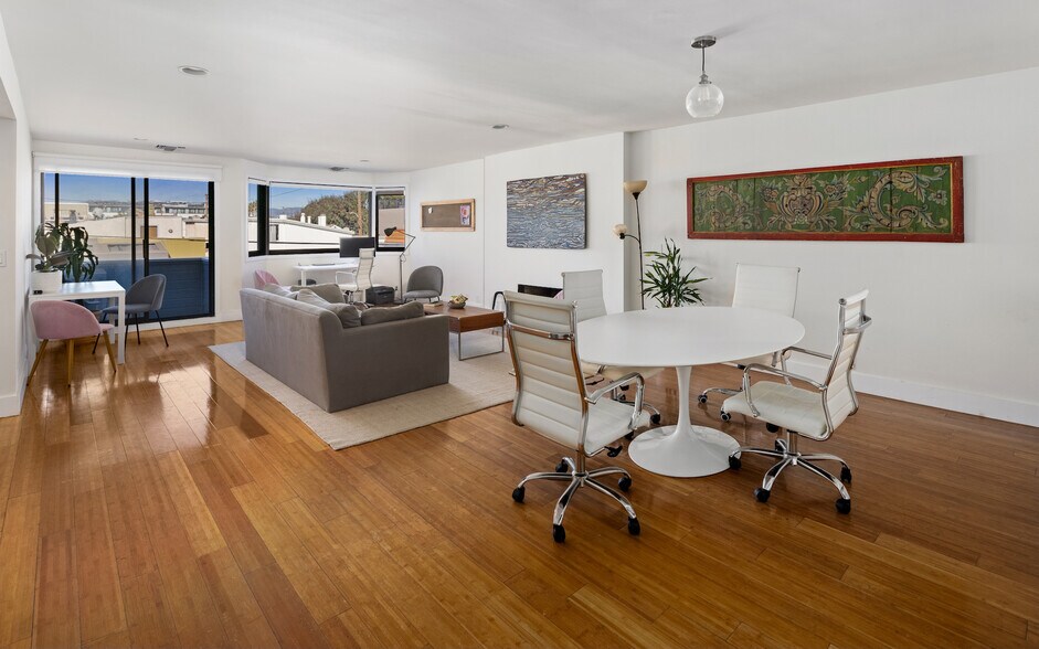 Living room + dining area - 18 N Venice Blvd