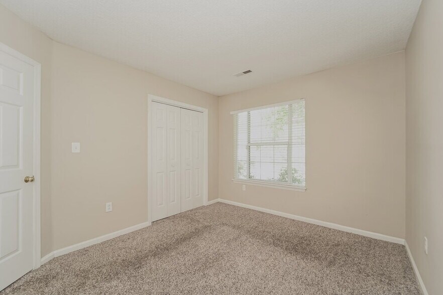 Building Photo - 5206 Haybridge Rd