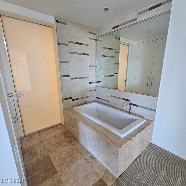 Building Photo - 3726 S Las Vegas Blvd