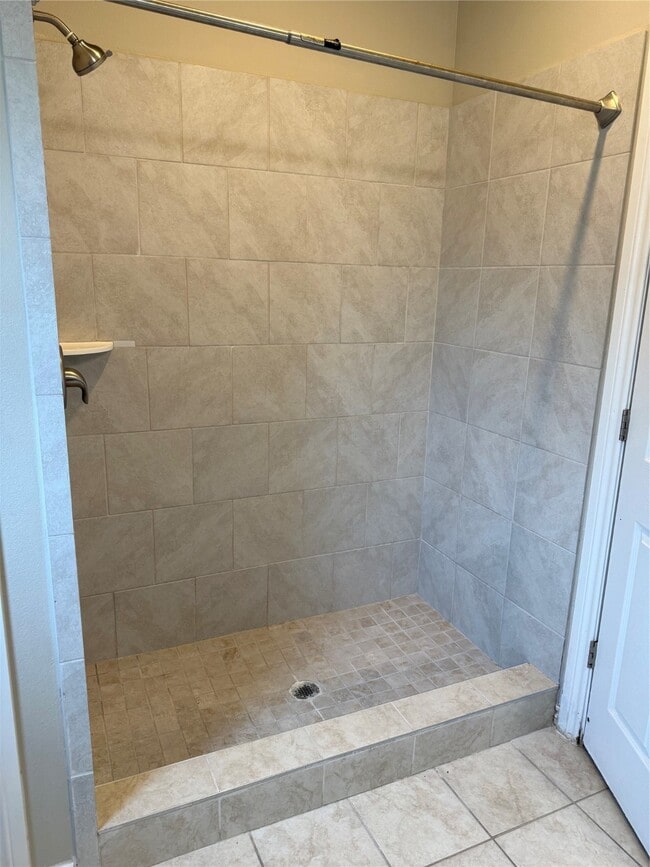 Building Photo - 6539 Crestford Ln