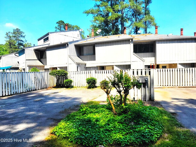 Building Photo - 138 Mallard Cove
