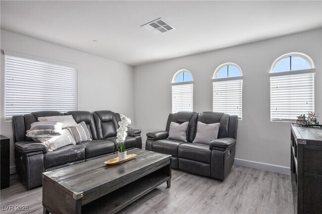 Building Photo - 276 Kindly Way