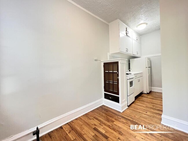 Building Photo - 0 bedroom in CHICAGO IL 60640