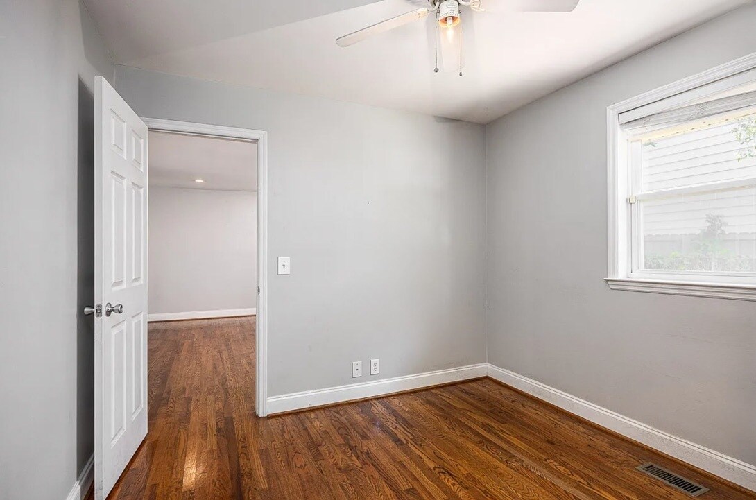 Building Photo - 1412 Edgehill Ave