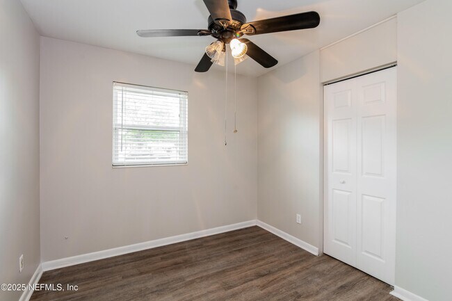 Building Photo - 2378 Lourdes Dr W
