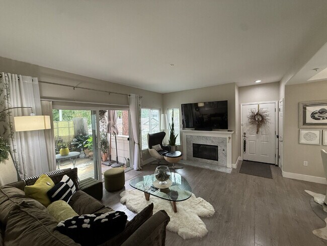 Building Photo - Beautiful 1 Bed/1.25 Bath Spacious Condo in Perfect San Ramon Location