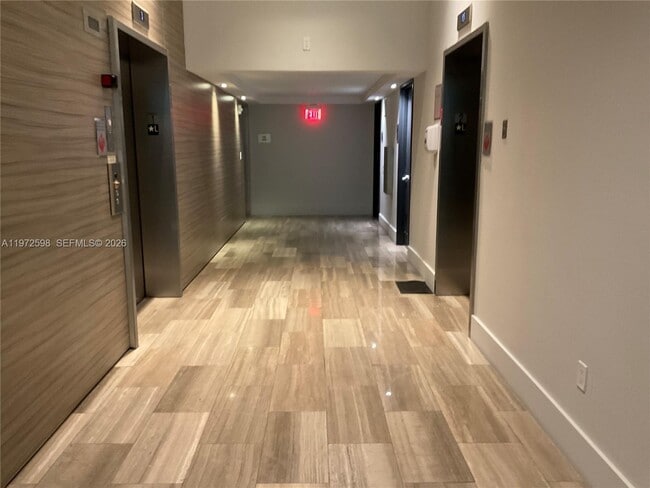 Building Photo - 1600 SW 1st Ave