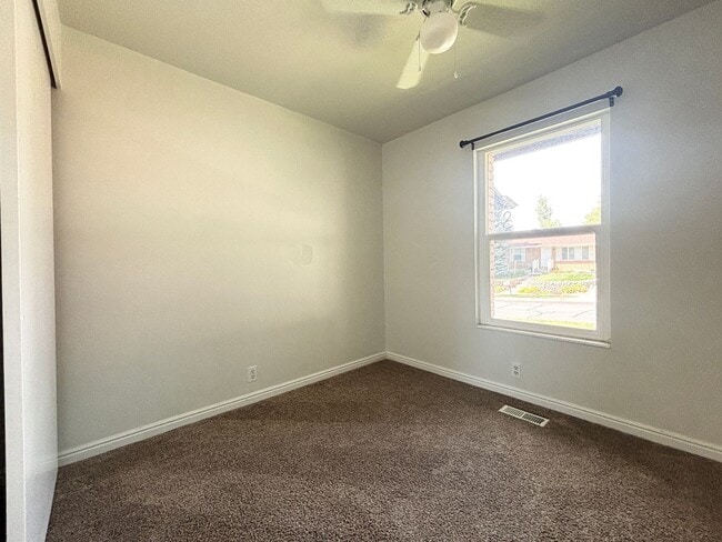 Building Photo - 856 E Park Mesa Way