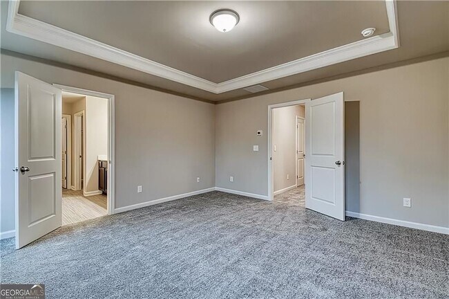 Building Photo - 3041 Westgate Park Dr