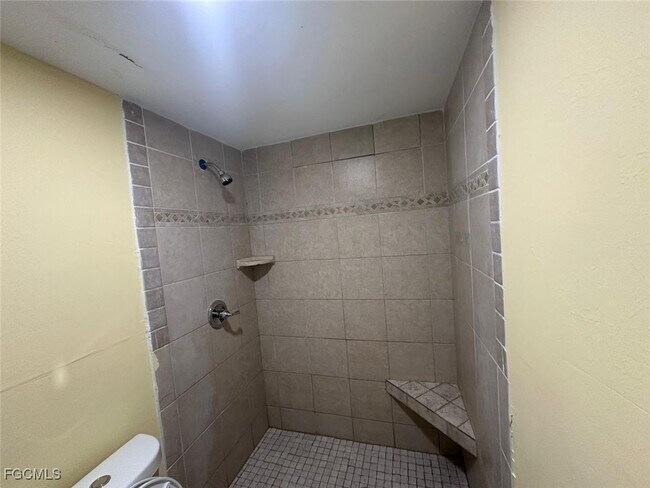 Building Photo - 128 Eucalyptus Ct