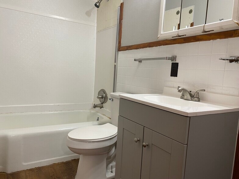 Building Photo - 91 Edenwood Dr