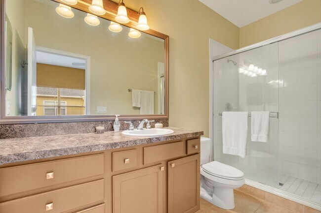 Building Photo - 28 W Esther St