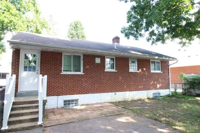 Building Photo - 11 Cemetery Rd