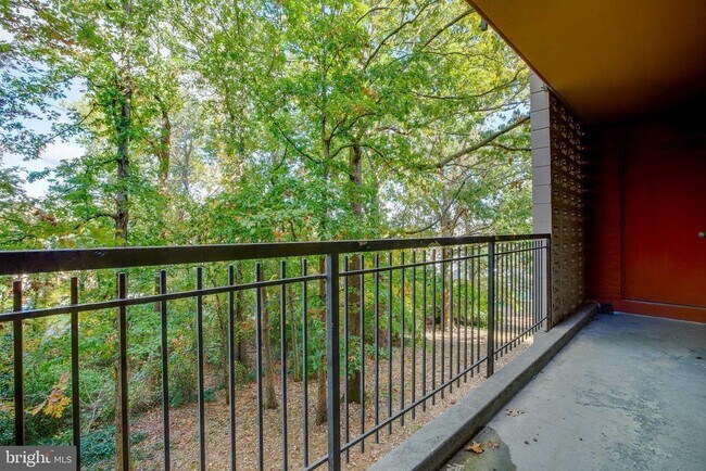 Building Photo - 8 S Van Dorn St