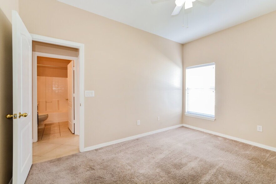 Building Photo - 209 Casa Marina Pl