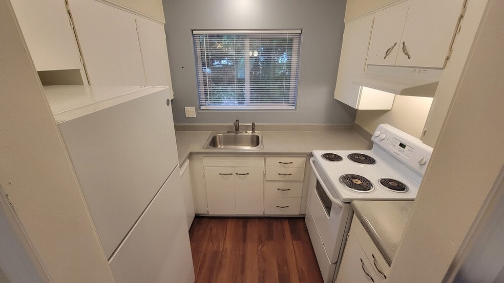 Interior Photo - Lake Village and Lakewood Apartments