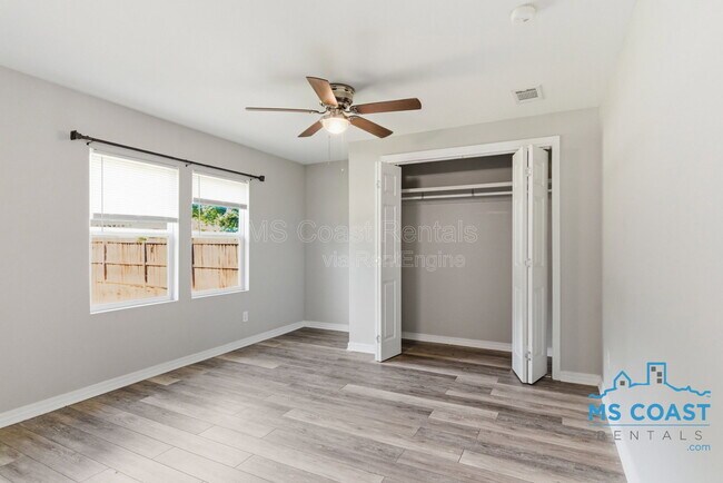 Building Photo - 962 Thelma St