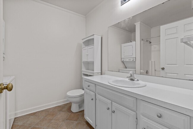 Building Photo - 608 N Jefferson