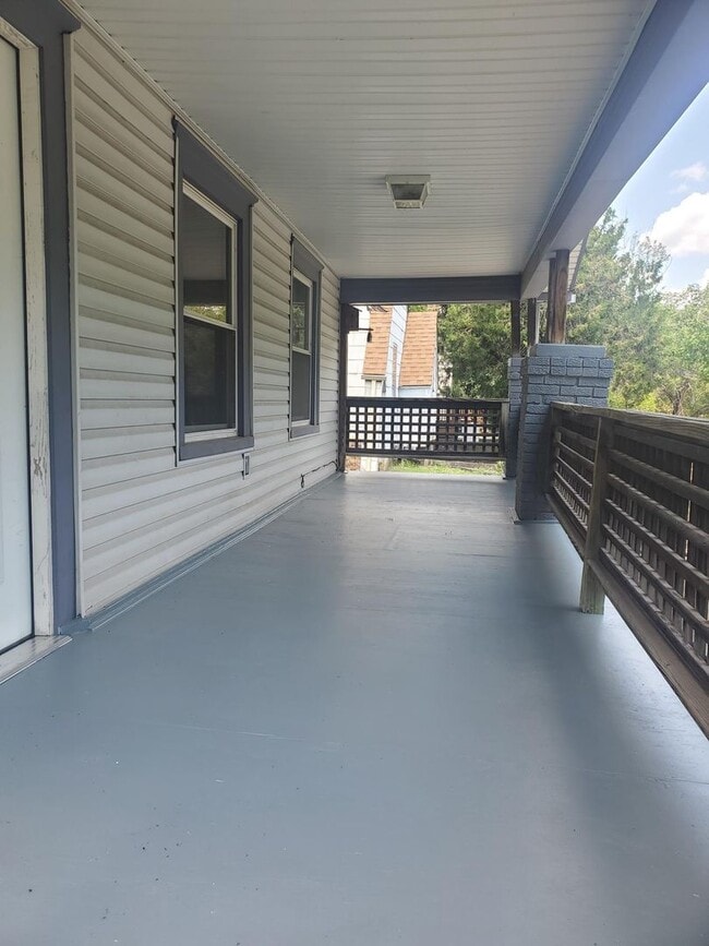 Building Photo - Single family home in College area