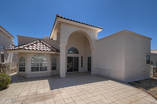 Building Photo - 1549 Via Appia St