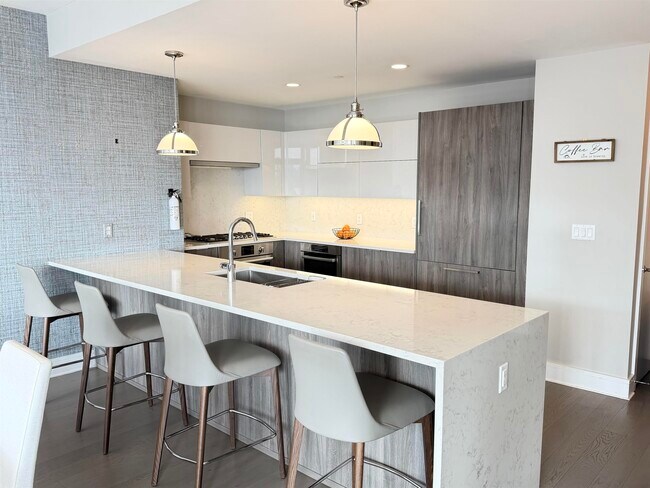 Building Photo - 9 Ave at Port Imperial