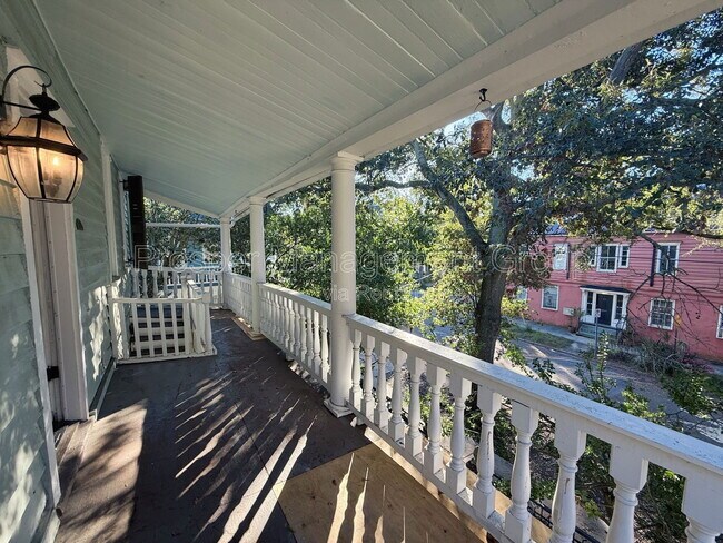 Building Photo - 70 Radcliffe St