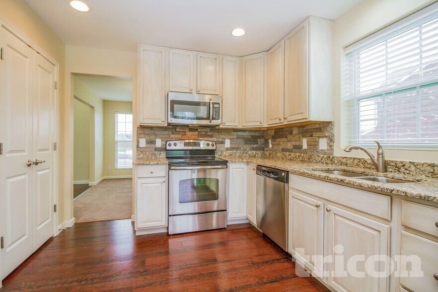 Building Photo - 771 Nelms Dr