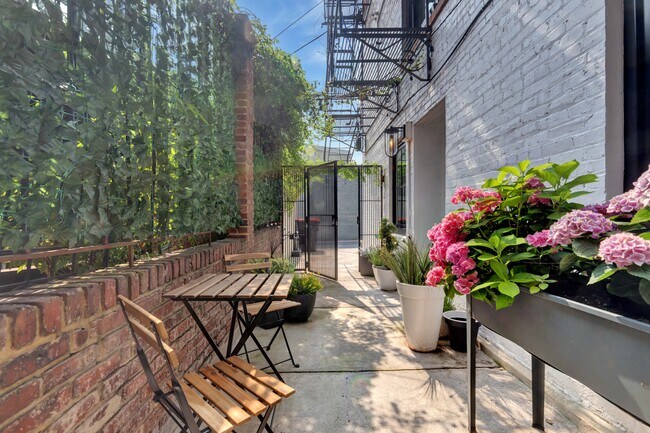 Building Photo - 1412 15th St NW