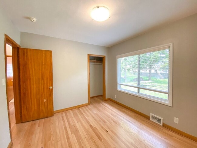 Building Photo - 3 Bedroom House for Rent!