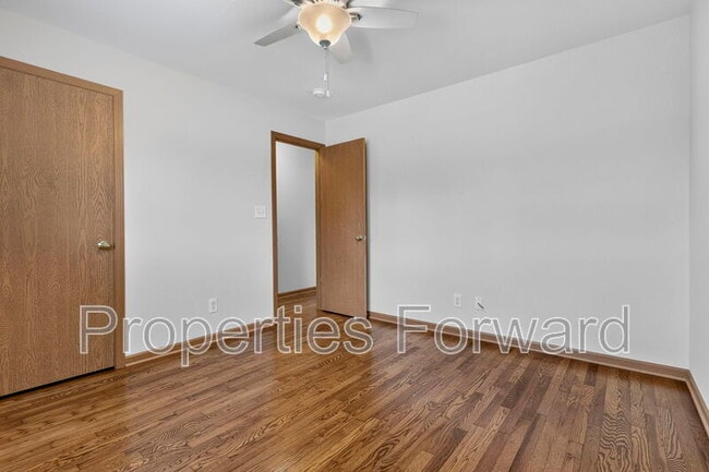 Building Photo - 3127 Thomas Ave