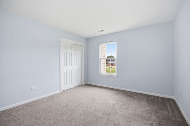 Building Photo - 3-Bedroom Home with Garage & Private Patio