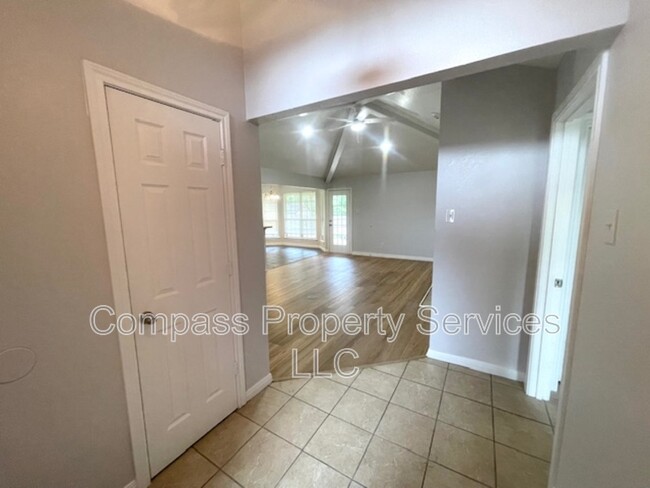 Building Photo - 2924 Palomino Trail
