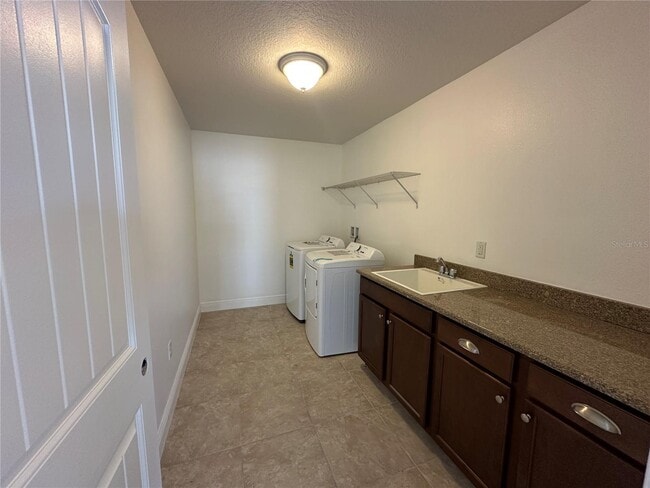 Building Photo - 7738 Summerlake Pointe Boulevard