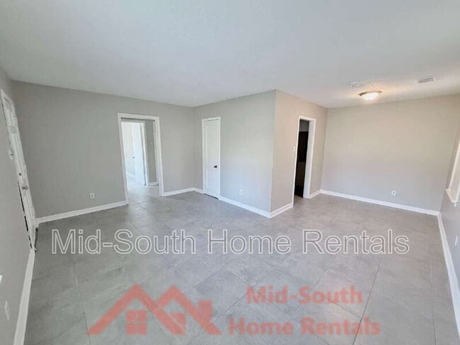 Building Photo - 2371 Imogene St