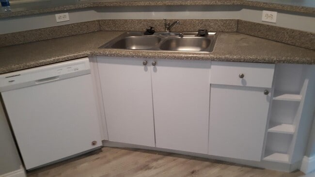 Building Photo - 3818 NW Adriatic Ln