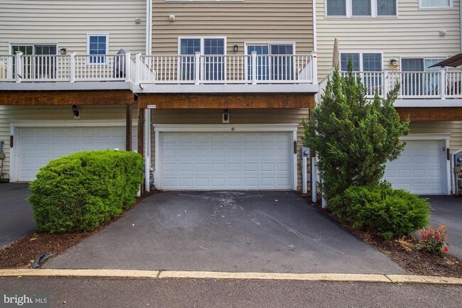 Building Photo - 14580 Crossfield Way