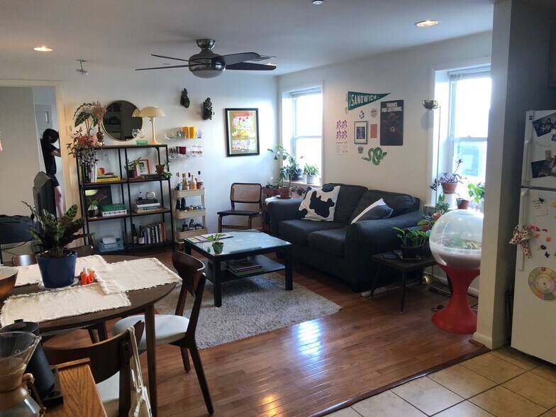 Living Room - 1513 Fairmount ave