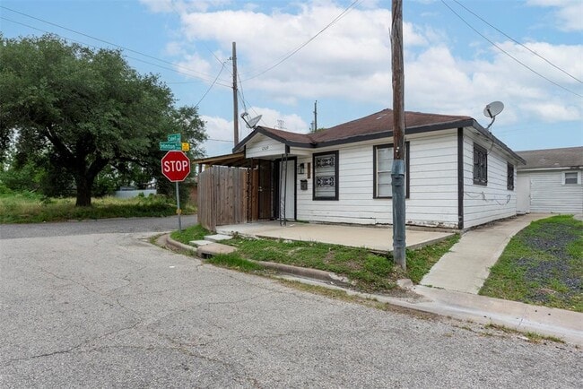 Building Photo - 1209 Cabell St