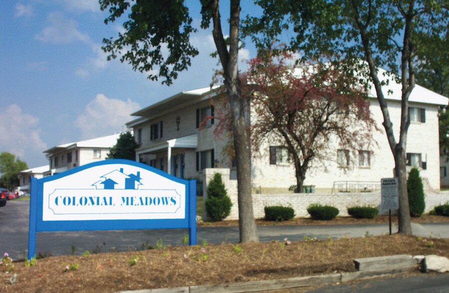 Colonial Meadows Apartments 1800 San Luis Dr Saint Louis MO 63138