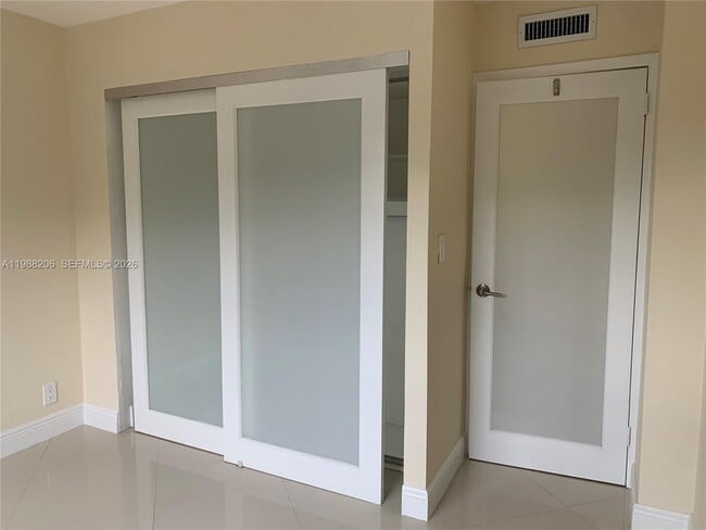 Building Photo - 2715 Tigertail Ave