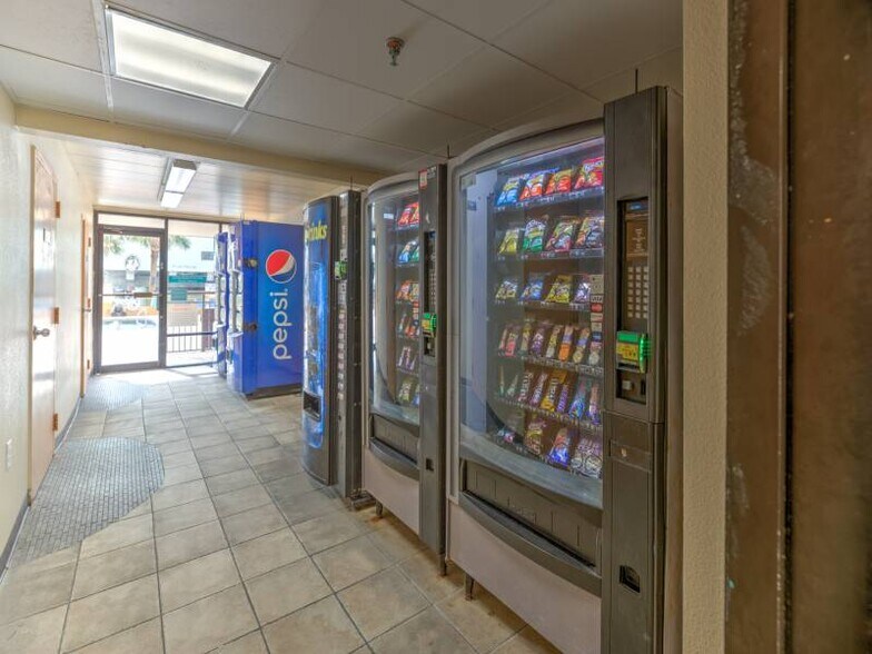 Building Photo - 6900 N Ocean Blvd