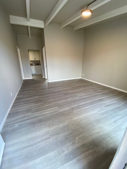 Building Photo - 2916 W Century Blvd