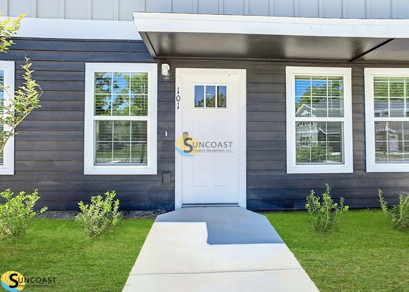 Primary Photo - 3821 SW 43rd Ct
