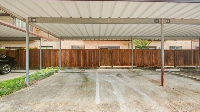 Building Photo - 11711 Memorial Dr