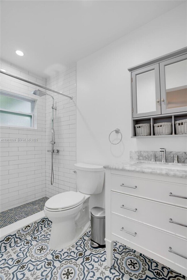 Building Photo - 10440 SW 126th Ave