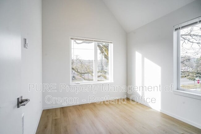 Building Photo - 5685 N Willamette Blvd