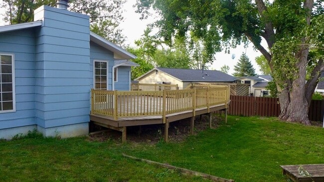 Building Photo - 1175 Lindale Dr