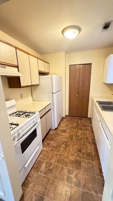 Building Photo - 5648 Ryewyck Dr